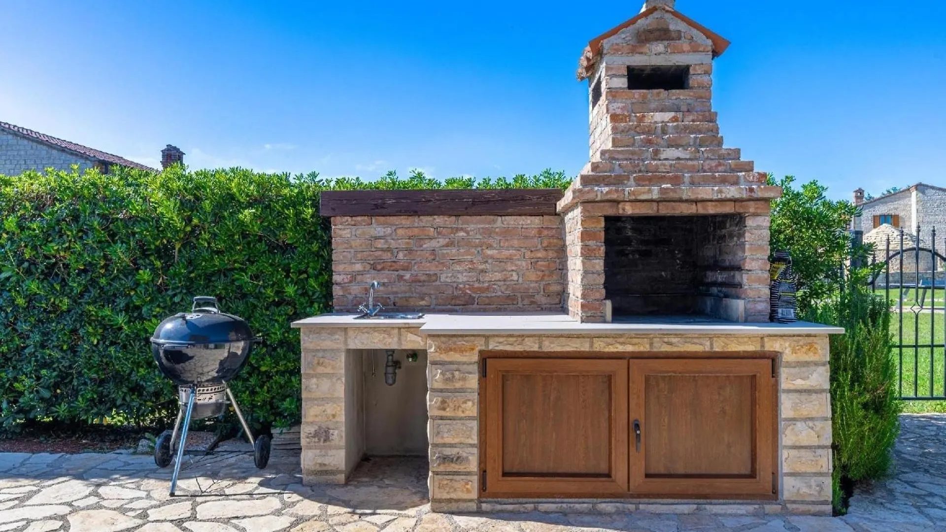 Ferienhaus In Butkovici Mit Privatem Pool